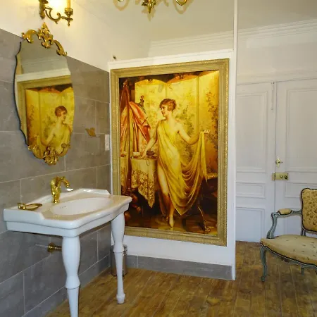 Chateau De La Forie Bed and breakfast